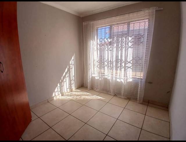 3 BEDROOM HOUSE FOR SALE IN OLIEVENHOUTBOSCH